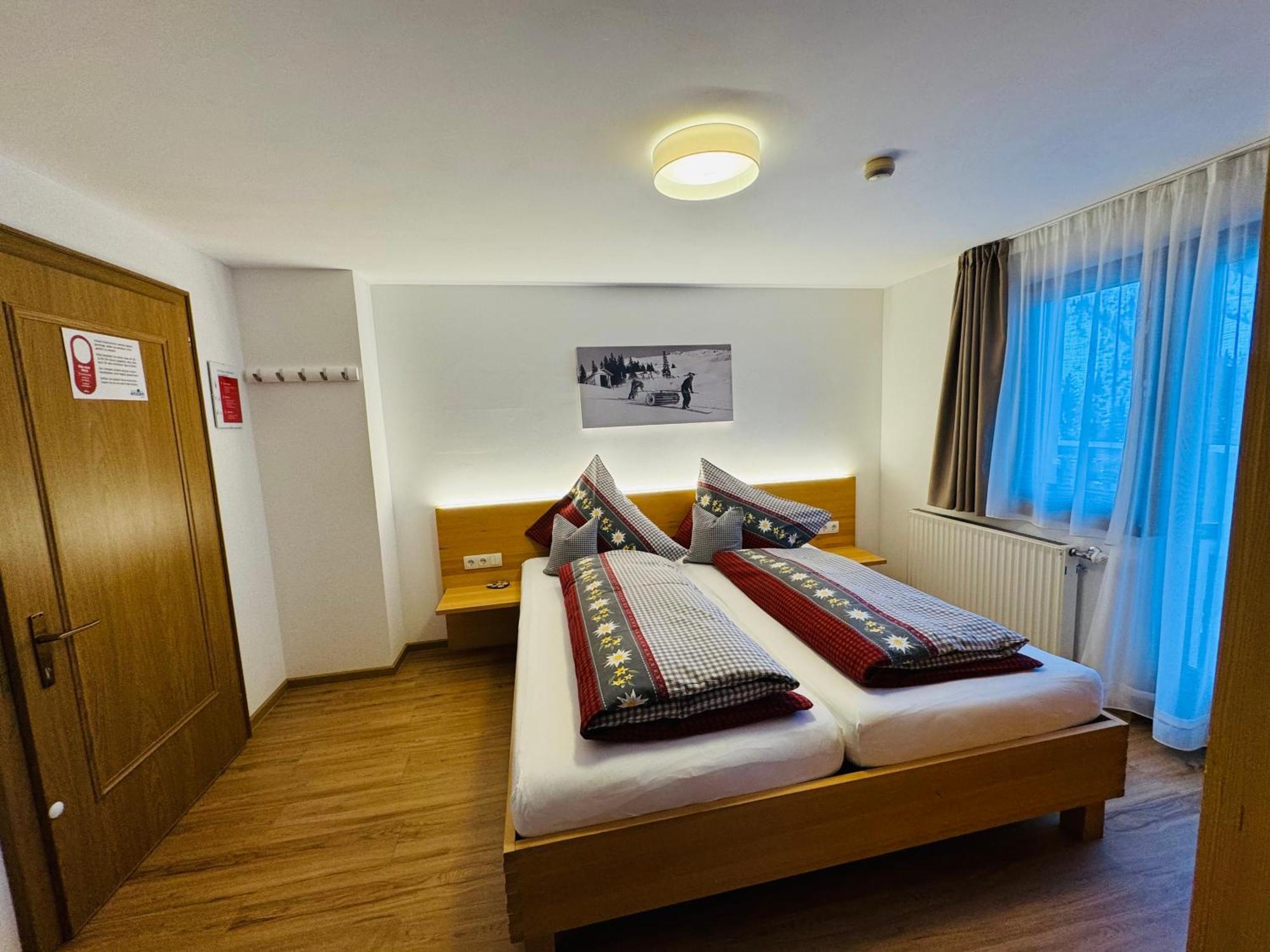 Hotel Garni Enzian Damuels Luaran gambar